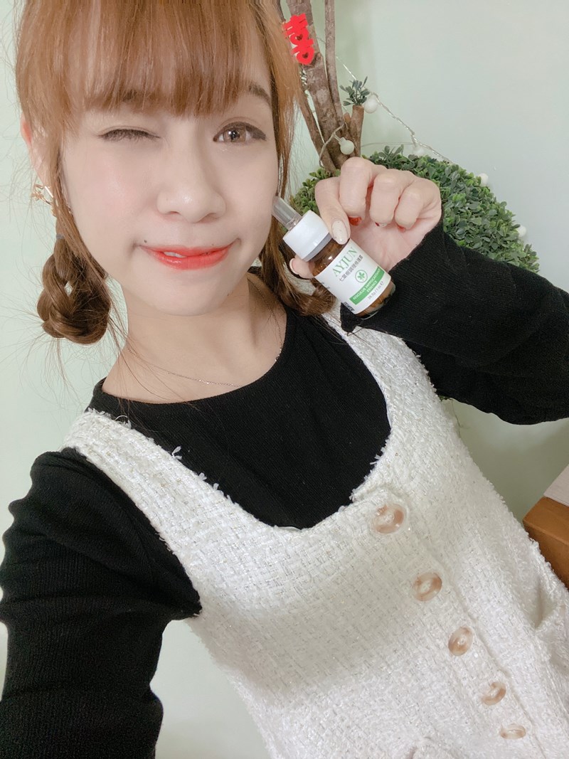 女人知己試用大隊,口碑行銷,部落客行銷,AYJUN 精華抗痘組,AYJUN 全方位修護精華,AYJUN 白夏菊呵護保濕精華,杏仁酸,七葉樹,金縷梅,茶樹精油,舒緩,保濕,平衡油脂分泌,淨化毛孔,抗痘,保水,改善肌膚暗沉,去除老廢角質,調理膚質,白夏菊,天然海藻醣,洋甘菊,舒敏,保濕,保水,舒緩,鎖水,滋潤肌膚,敏感性肌膚