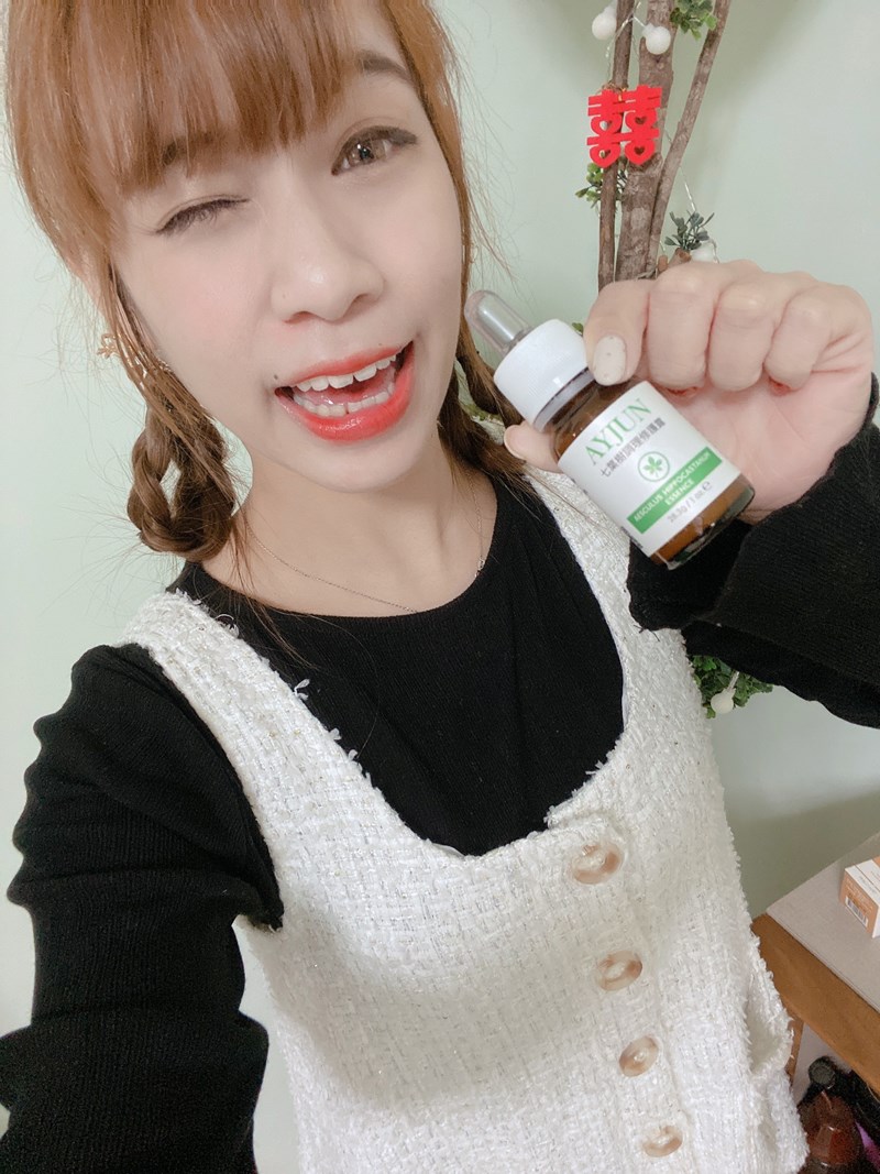 女人知己試用大隊,口碑行銷,部落客行銷,AYJUN 精華抗痘組,AYJUN 全方位修護精華,AYJUN 白夏菊呵護保濕精華,杏仁酸,七葉樹,金縷梅,茶樹精油,舒緩,保濕,平衡油脂分泌,淨化毛孔,抗痘,保水,改善肌膚暗沉,去除老廢角質,調理膚質,白夏菊,天然海藻醣,洋甘菊,舒敏,保濕,保水,舒緩,鎖水,滋潤肌膚,敏感性肌膚