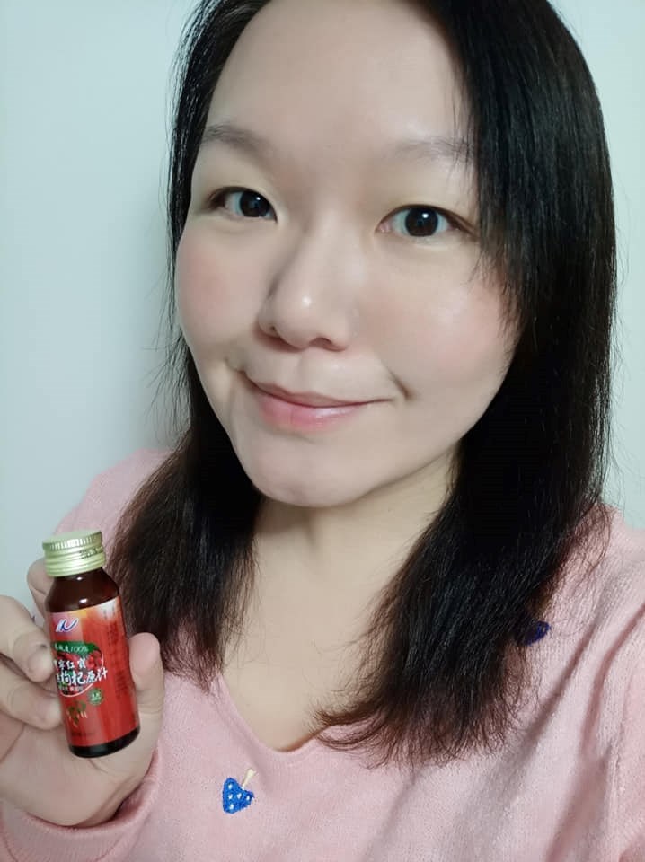 女人知己試用大隊,水伊人中寧紅寶天然枸杞原汁,枸杞汁,枸杞原汁,枸杞多醣,鮮果枸杞汁,寧夏枸杞原汁,豐富的胡蘿蔔素,多種維生素和鈣,玉米黃素,枸杞100%萃取,不添加防腐劑,調節生體機能,滋補強身