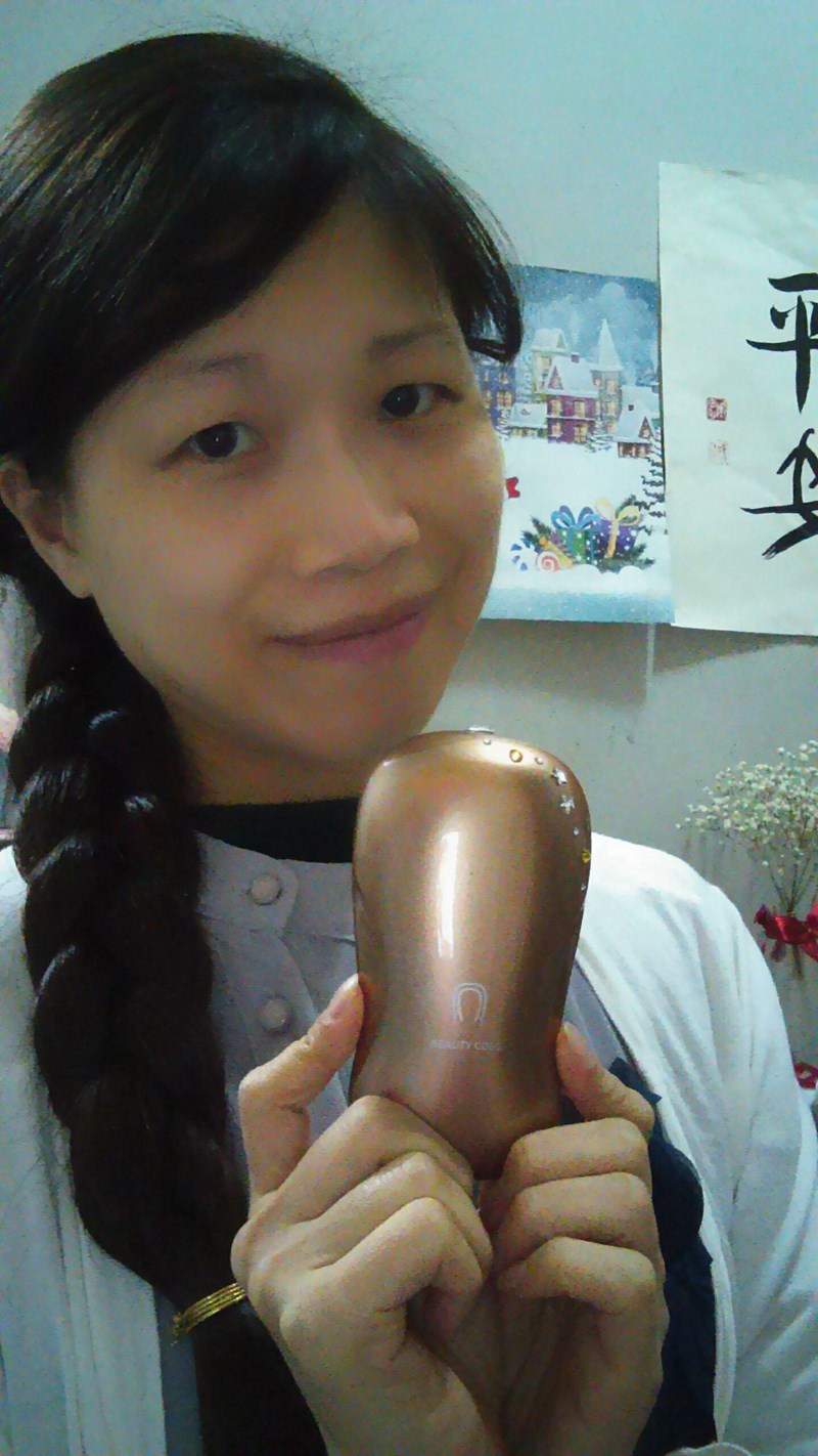 女人知己試用大隊,魔幻奇肌紅光儀,時光密碼,
BeautyCode,紅光儀/紅光機/美容儀/光療機,緊緻,Q彈,膠原自生,非侵入式,無傷口,
居家保養,撫紋,能量直達真皮層