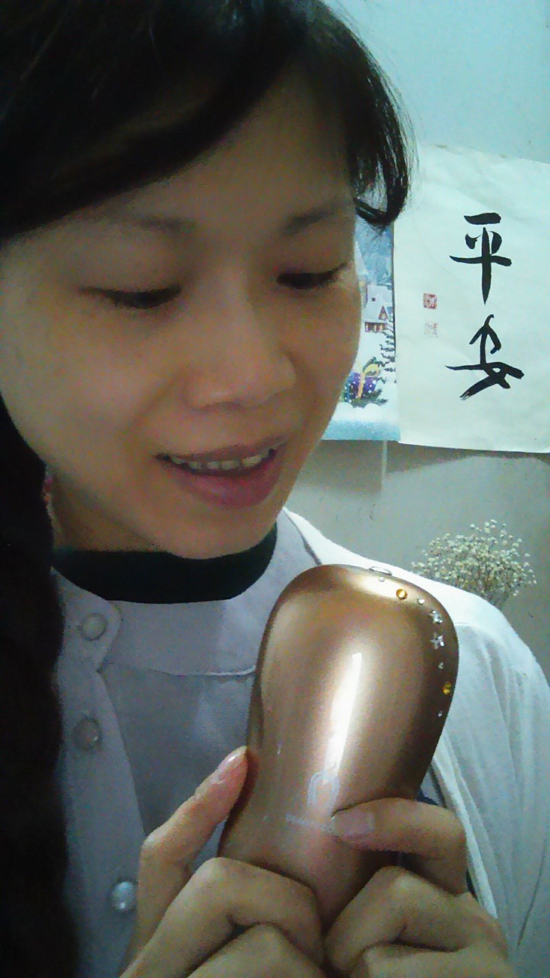 女人知己試用大隊,魔幻奇肌紅光儀,時光密碼,
BeautyCode,紅光儀/紅光機/美容儀/光療機,緊緻,Q彈,膠原自生,非侵入式,無傷口,
居家保養,撫紋,能量直達真皮層