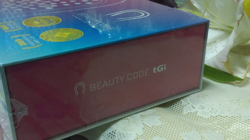 女人知己試用大隊,魔幻奇肌紅光儀,時光密碼,
BeautyCode,紅光儀/紅光機/美容儀/光療機,緊緻,Q彈,膠原自生,非侵入式,無傷口,
居家保養,撫紋,能量直達真皮層