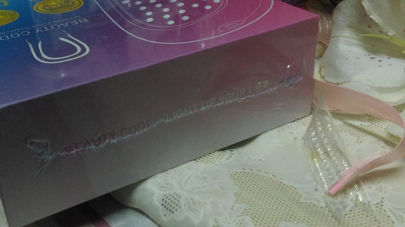 女人知己試用大隊,魔幻奇肌紅光儀,時光密碼,
BeautyCode,紅光儀/紅光機/美容儀/光療機,緊緻,Q彈,膠原自生,非侵入式,無傷口,
居家保養,撫紋,能量直達真皮層