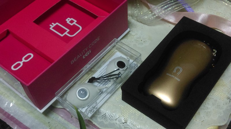 女人知己試用大隊,魔幻奇肌紅光儀,時光密碼,
BeautyCode,紅光儀/紅光機/美容儀/光療機,緊緻,Q彈,膠原自生,非侵入式,無傷口,
居家保養,撫紋,能量直達真皮層