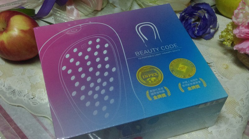 女人知己試用大隊,魔幻奇肌紅光儀,時光密碼,
BeautyCode,紅光儀/紅光機/美容儀/光療機,緊緻,Q彈,膠原自生,非侵入式,無傷口,
居家保養,撫紋,能量直達真皮層