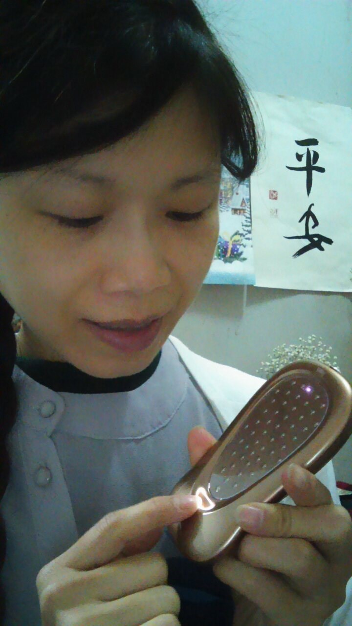 女人知己試用大隊,魔幻奇肌紅光儀,時光密碼,
BeautyCode,紅光儀/紅光機/美容儀/光療機,緊緻,Q彈,膠原自生,非侵入式,無傷口,
居家保養,撫紋,能量直達真皮層