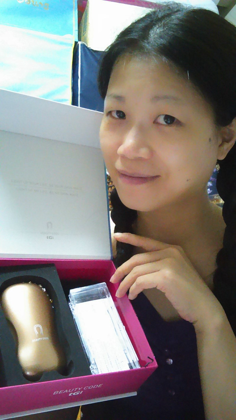 女人知己試用大隊,魔幻奇肌紅光儀,時光密碼,
BeautyCode,紅光儀/紅光機/美容儀/光療機,緊緻,Q彈,膠原自生,非侵入式,無傷口,
居家保養,撫紋,能量直達真皮層