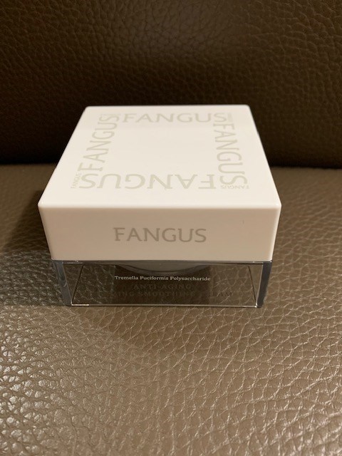 女人知己試用大隊,銀耳多醣活妍晶萃逆時凝沙凍,銀耳萃取,
植萃精華,吉拉索蘆薈萃取,祕魯人蔘根,橄欖葉萃取,
露珠草萃取液,無人工香料,不含酒精,
清爽不黏膩,保濕,柔嫩,光滑,緊實,改善暗沉
