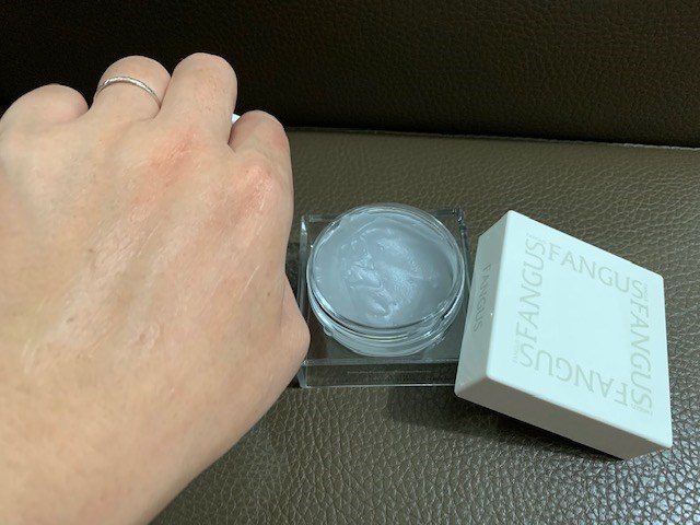 女人知己試用大隊,銀耳多醣活妍晶萃逆時凝沙凍,銀耳萃取,
植萃精華,吉拉索蘆薈萃取,祕魯人蔘根,橄欖葉萃取,
露珠草萃取液,無人工香料,不含酒精,
清爽不黏膩,保濕,柔嫩,光滑,緊實,改善暗沉
