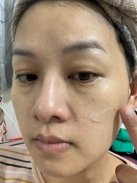 女人知己試用大隊,銀耳多醣活妍晶萃逆時凝沙凍,銀耳萃取,
植萃精華,吉拉索蘆薈萃取,祕魯人蔘根,橄欖葉萃取,
露珠草萃取液,無人工香料,不含酒精,
清爽不黏膩,保濕,柔嫩,光滑,緊實,改善暗沉
