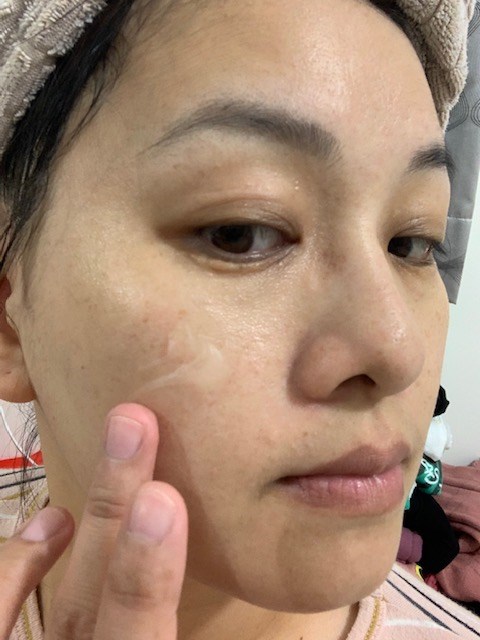 女人知己試用大隊,銀耳多醣活妍晶萃逆時凝沙凍,銀耳萃取,
植萃精華,吉拉索蘆薈萃取,祕魯人蔘根,橄欖葉萃取,
露珠草萃取液,無人工香料,不含酒精,
清爽不黏膩,保濕,柔嫩,光滑,緊實,改善暗沉
