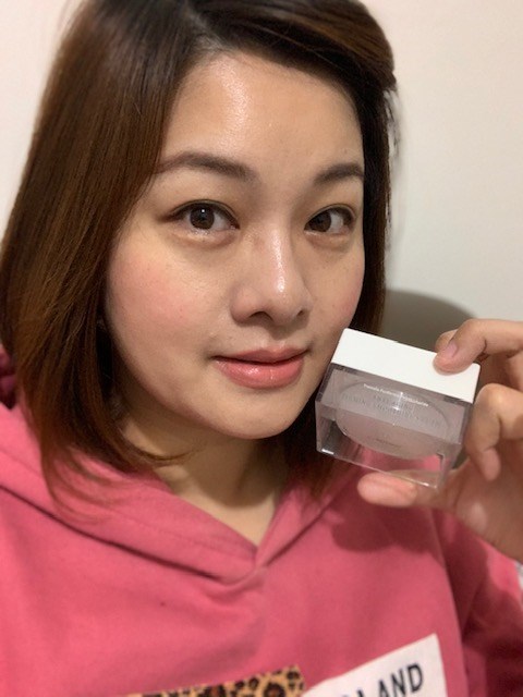 女人知己試用大隊,銀耳多醣活妍晶萃逆時凝沙凍,銀耳萃取,
植萃精華,吉拉索蘆薈萃取,祕魯人蔘根,橄欖葉萃取,
露珠草萃取液,無人工香料,不含酒精,
清爽不黏膩,保濕,柔嫩,光滑,緊實,改善暗沉
