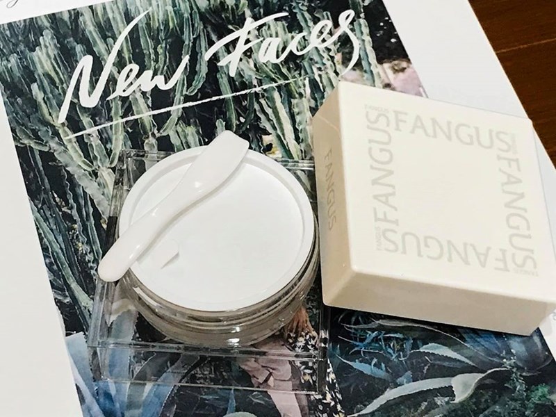 女人知己試用大隊,銀耳多醣活妍晶萃逆時凝沙凍,銀耳萃取,
植萃精華,吉拉索蘆薈萃取,祕魯人蔘根,橄欖葉萃取,
露珠草萃取液,無人工香料,不含酒精,
清爽不黏膩,保濕,柔嫩,光滑,緊實,改善暗沉
