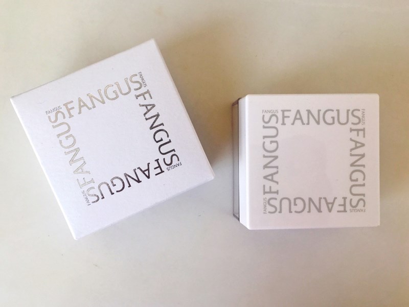 女人知己試用大隊,銀耳多醣活妍晶萃逆時凝沙凍,銀耳萃取,
植萃精華,吉拉索蘆薈萃取,祕魯人蔘根,橄欖葉萃取,
露珠草萃取液,無人工香料,不含酒精,
清爽不黏膩,保濕,柔嫩,光滑,緊實,改善暗沉
