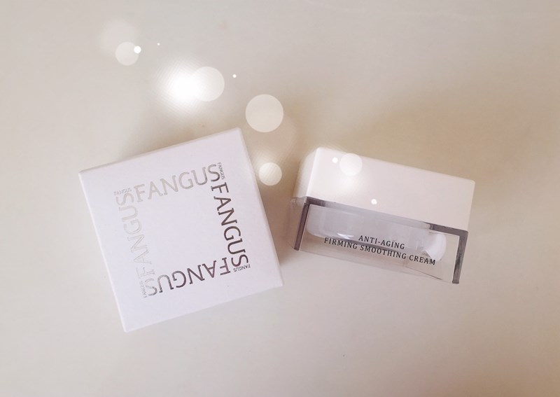 女人知己試用大隊,銀耳多醣活妍晶萃逆時凝沙凍,銀耳萃取,
植萃精華,吉拉索蘆薈萃取,祕魯人蔘根,橄欖葉萃取,
露珠草萃取液,無人工香料,不含酒精,
清爽不黏膩,保濕,柔嫩,光滑,緊實,改善暗沉
