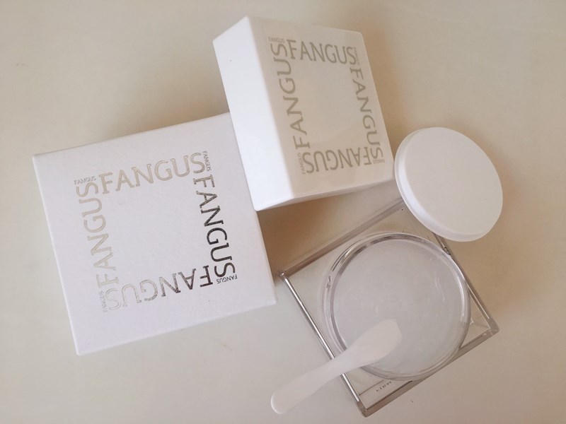 女人知己試用大隊,銀耳多醣活妍晶萃逆時凝沙凍,銀耳萃取,
植萃精華,吉拉索蘆薈萃取,祕魯人蔘根,橄欖葉萃取,
露珠草萃取液,無人工香料,不含酒精,
清爽不黏膩,保濕,柔嫩,光滑,緊實,改善暗沉
