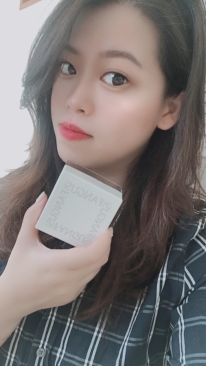 女人知己試用大隊,銀耳多醣活妍晶萃逆時凝沙凍,銀耳萃取,
植萃精華,吉拉索蘆薈萃取,祕魯人蔘根,橄欖葉萃取,
露珠草萃取液,無人工香料,不含酒精,
清爽不黏膩,保濕,柔嫩,光滑,緊實,改善暗沉
