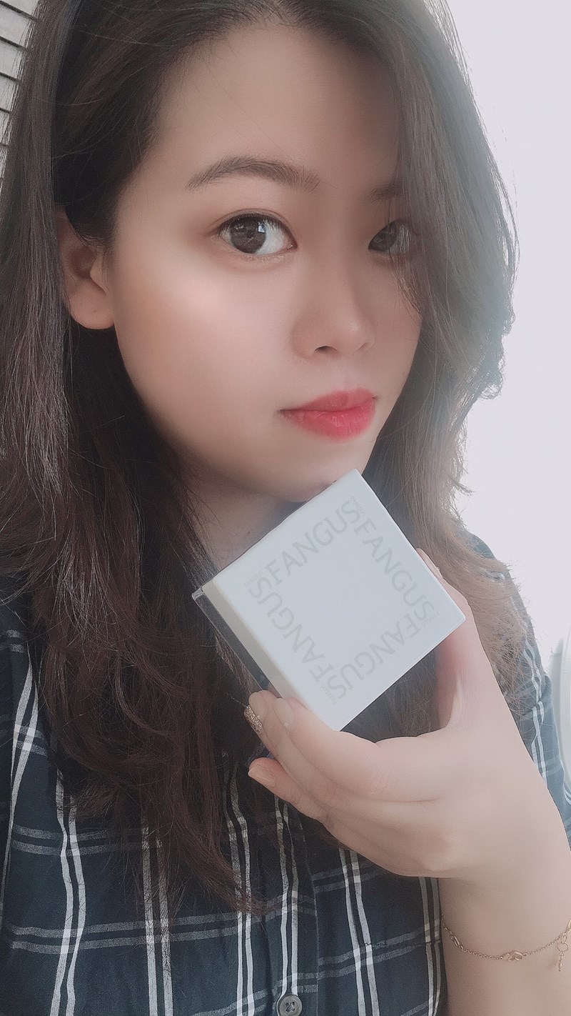 女人知己試用大隊,銀耳多醣活妍晶萃逆時凝沙凍,銀耳萃取,
植萃精華,吉拉索蘆薈萃取,祕魯人蔘根,橄欖葉萃取,
露珠草萃取液,無人工香料,不含酒精,
清爽不黏膩,保濕,柔嫩,光滑,緊實,改善暗沉
