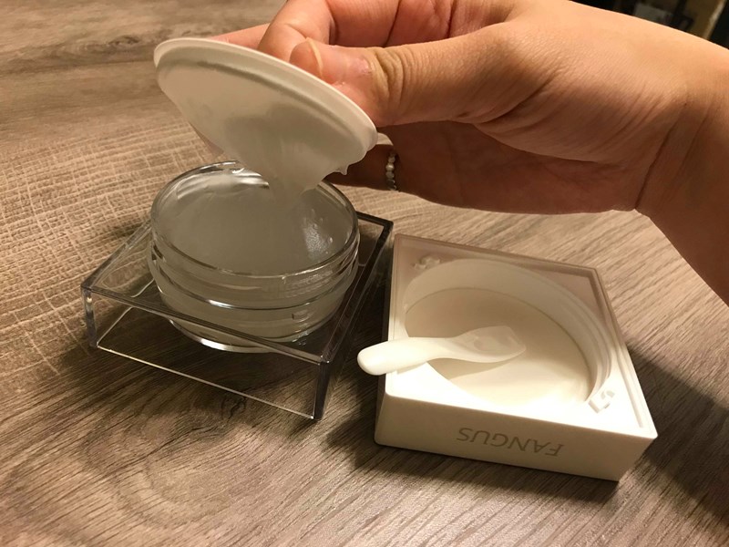 女人知己試用大隊,銀耳多醣活妍晶萃逆時凝沙凍,銀耳萃取,
植萃精華,吉拉索蘆薈萃取,祕魯人蔘根,橄欖葉萃取,
露珠草萃取液,無人工香料,不含酒精,
清爽不黏膩,保濕,柔嫩,光滑,緊實,改善暗沉
