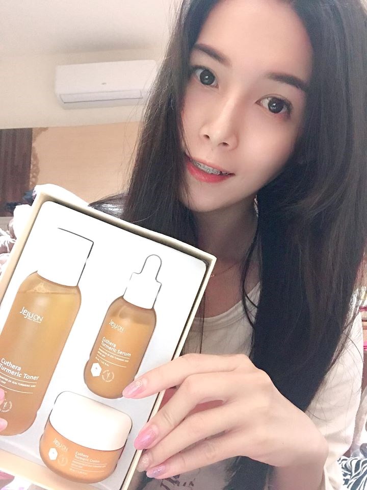 女人知己試用大隊,韓國,韓國原裝進口,JEJUON薑黃煥顏滋潤化妝水,JEJUON薑黃煥顏滋潤精華乳,JEJUON薑黃煥顏滋潤面霜,JEJUON薑黃煥顏滋潤禮盒組,濟州島,姜黃根,天然草本植物,天然精油香料,水解膠原蛋白,玻尿酸,天然防腐劑,保濕,清爽,抗老,抗皺,抗氧化,修復,抑制黑色素形成