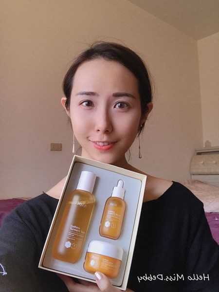 女人知己試用大隊,韓國,韓國原裝進口,JEJUON薑黃煥顏滋潤化妝水,JEJUON薑黃煥顏滋潤精華乳,JEJUON薑黃煥顏滋潤面霜,JEJUON薑黃煥顏滋潤禮盒組,濟州島,姜黃根,天然草本植物,天然精油香料,水解膠原蛋白,玻尿酸,天然防腐劑,保濕,清爽,抗老,抗皺,抗氧化,修復,抑制黑色素形成