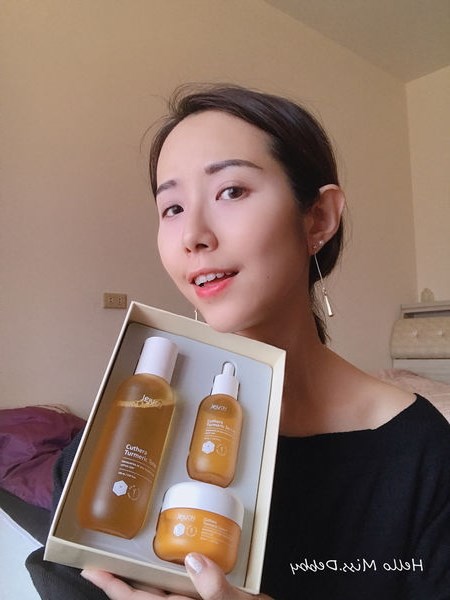 女人知己試用大隊,韓國,韓國原裝進口,JEJUON薑黃煥顏滋潤化妝水,JEJUON薑黃煥顏滋潤精華乳,JEJUON薑黃煥顏滋潤面霜,JEJUON薑黃煥顏滋潤禮盒組,濟州島,姜黃根,天然草本植物,天然精油香料,水解膠原蛋白,玻尿酸,天然防腐劑,保濕,清爽,抗老,抗皺,抗氧化,修復,抑制黑色素形成