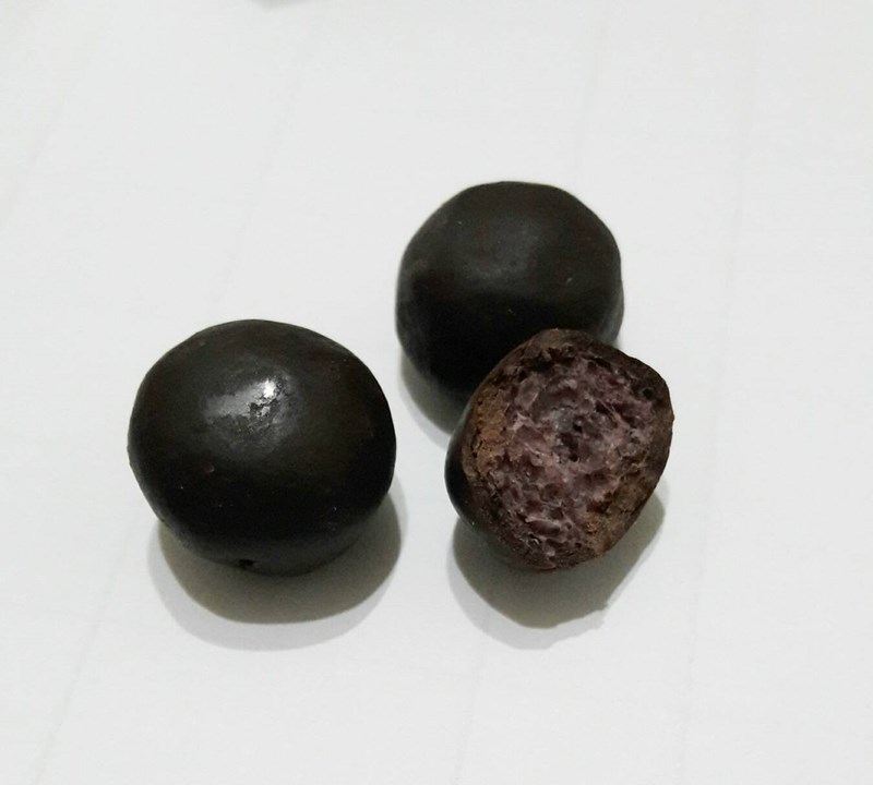 女人知己試用大隊,自然時記黑米菓72%黑巧克力,純巧克力,無添加香料,無添加人工甜味劑,無添加色素,無添加防腐劑,採用純可可脂原料,運用荷蘭頂級專業加工技術,一口咬下，口感酥脆且餘韻無窮